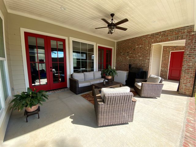 1104 Winterberry Lane, Shreveport, LA 71106