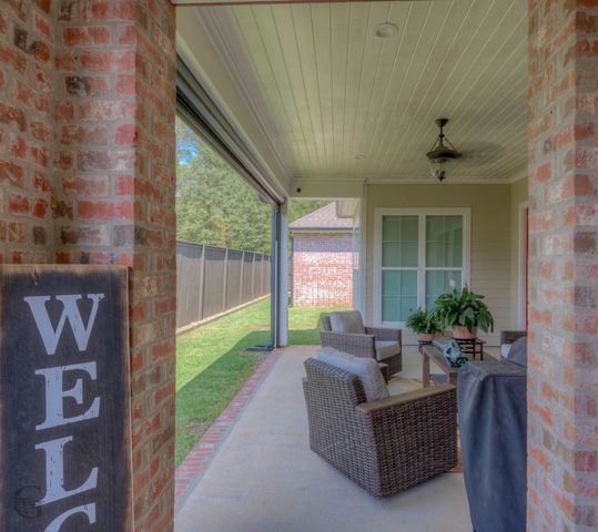1104 Winterberry Lane, Shreveport, LA 71106