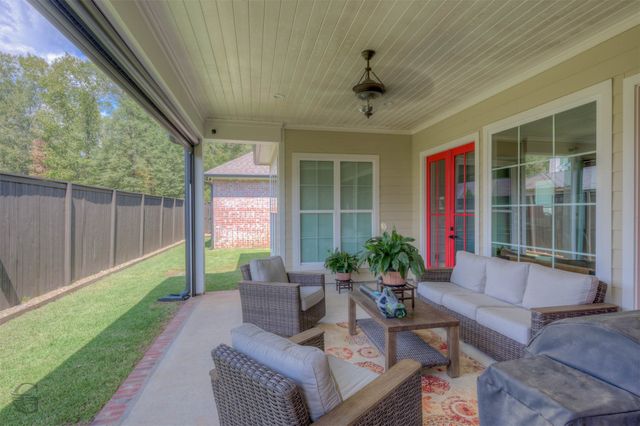 1104 Winterberry Lane, Shreveport, LA 71106