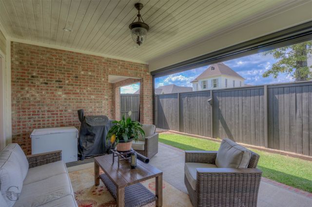 1104 Winterberry Lane, Shreveport, LA 71106