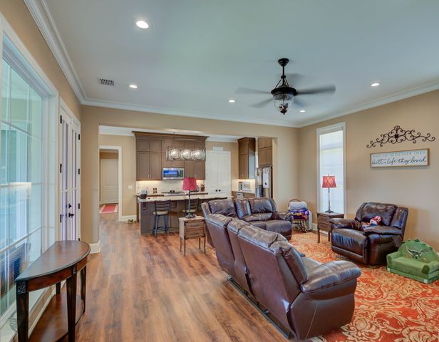 1104 Winterberry Lane, Shreveport, LA 71106