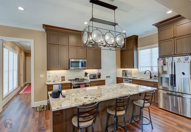 1104 Winterberry Lane, Shreveport, LA 71106