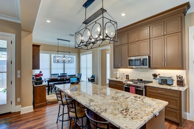 1104 Winterberry Lane, Shreveport, LA 71106