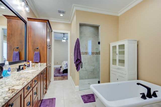 1104 Winterberry Lane, Shreveport, LA 71106