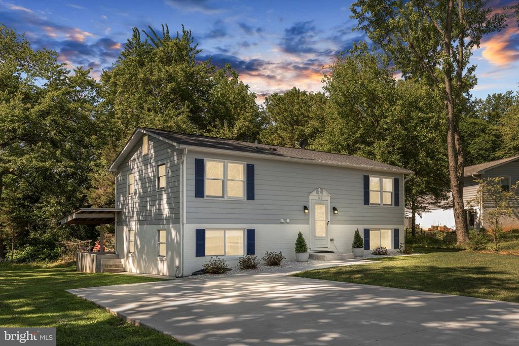 303 VIA DE ROSA DR, Stafford, VA 22556