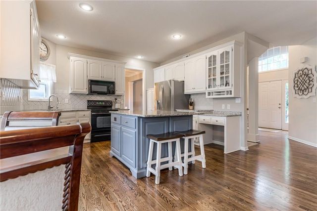 7330 Charles Street, Shawnee, KS 66216