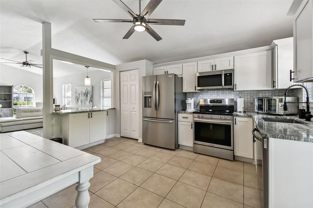 1763 MONTANA AVENUE NE, St Petersburg, FL 33703