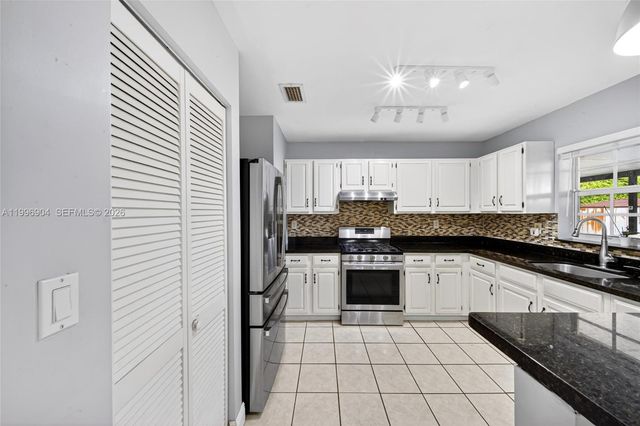 10741 SW 153rd St, Miami, FL 33157