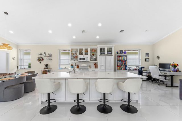 104 Hidden Hollow, Palm Beach Gardens, FL 33418