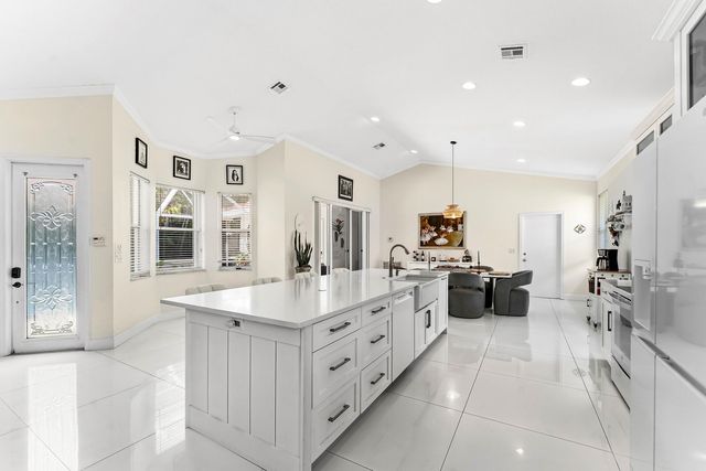 104 Hidden Hollow, Palm Beach Gardens, FL 33418