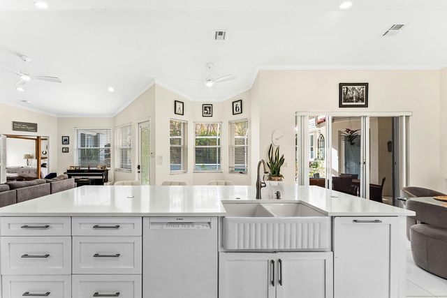 104 Hidden Hollow, Palm Beach Gardens, FL 33418