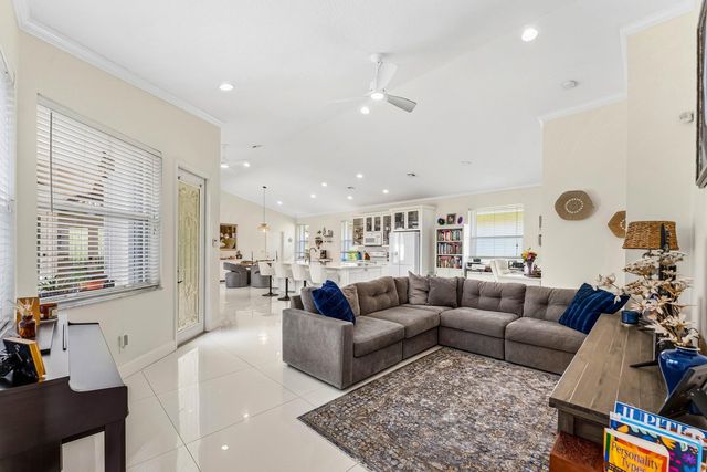 104 Hidden Hollow, Palm Beach Gardens, FL 33418