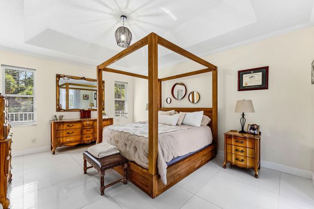 104 Hidden Hollow, Palm Beach Gardens, FL 33418