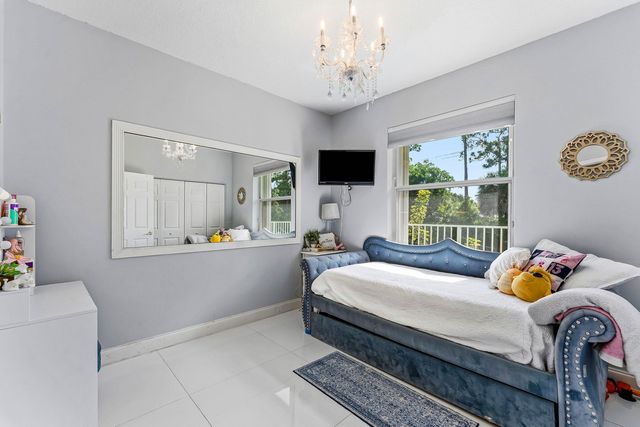 104 Hidden Hollow, Palm Beach Gardens, FL 33418