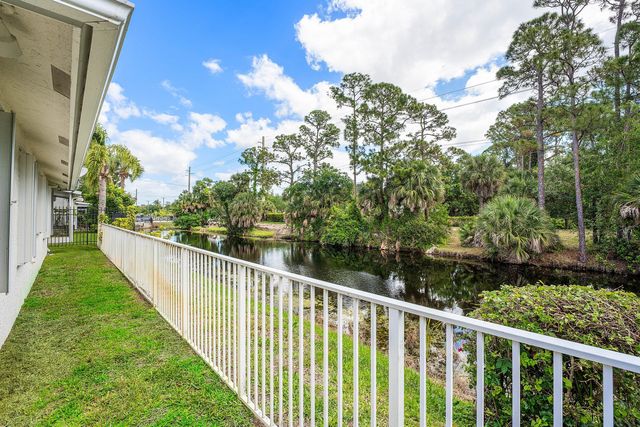 104 Hidden Hollow, Palm Beach Gardens, FL 33418