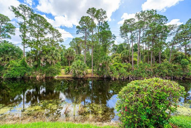 104 Hidden Hollow, Palm Beach Gardens, FL 33418