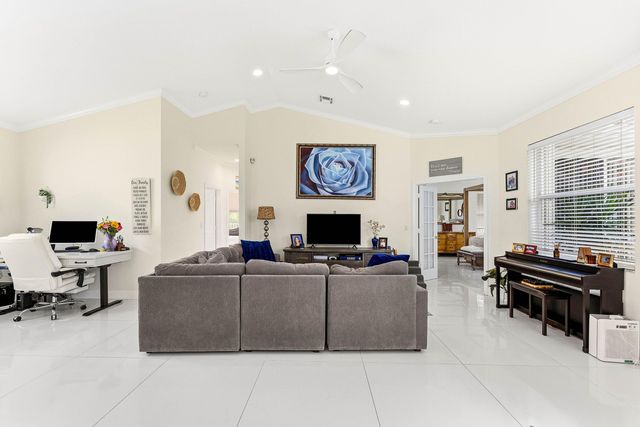 104 Hidden Hollow, Palm Beach Gardens, FL 33418