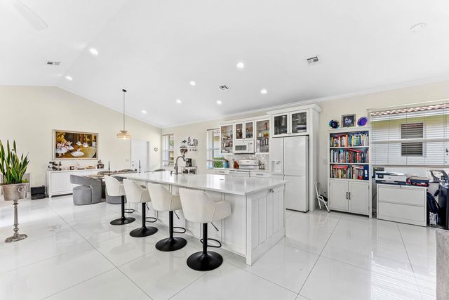 104 Hidden Hollow, Palm Beach Gardens, FL 33418