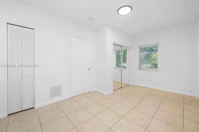 571 NE 82nd St 4, Miami, FL 33138