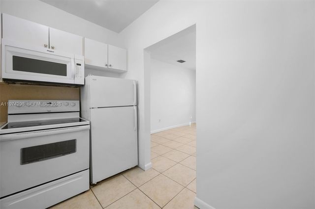 571 NE 82nd St 4, Miami, FL 33138