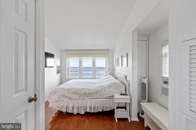 2313 N OCEAN AVE, Surf City, NJ 08008