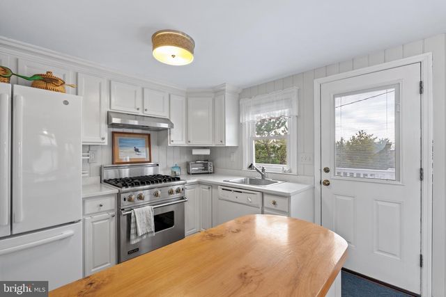 2313 N OCEAN AVE, Surf City, NJ 08008