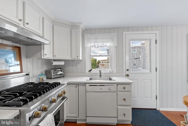 2313 N OCEAN AVE, Surf City, NJ 08008