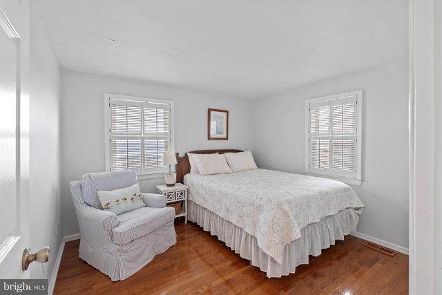 2313 N OCEAN AVE, Surf City, NJ 08008