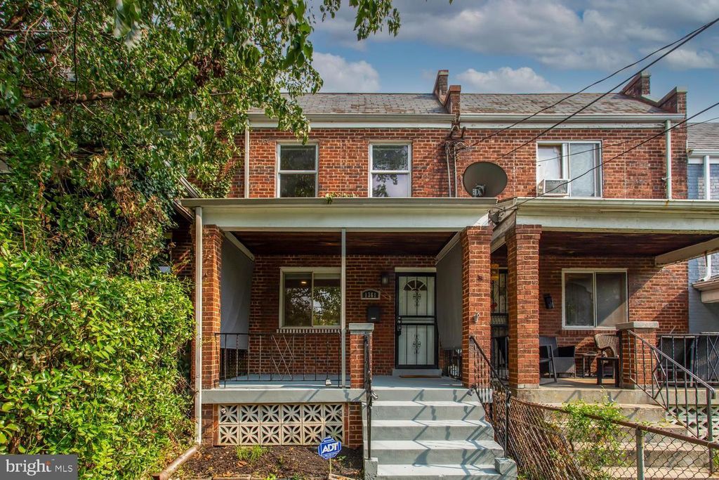 1361 DOWNING ST NE, Washington, DC 20018