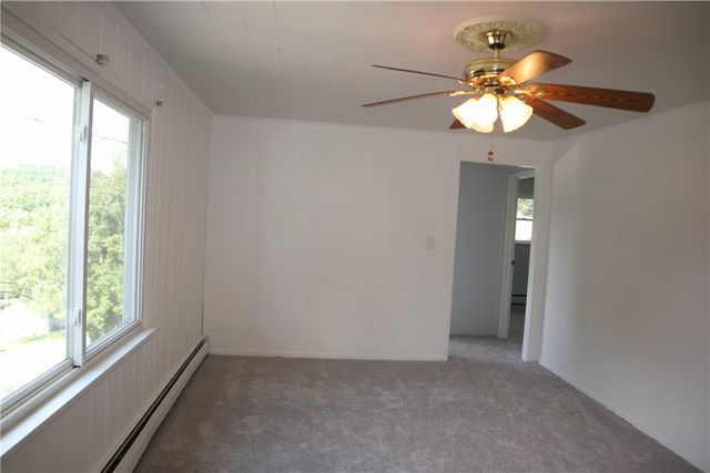 49 Walkertown Hill Rd, W Pike Run Twp, PA 15427