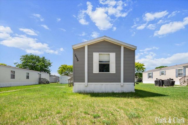 12739 Meadow Drive, Wayland, MI 49348