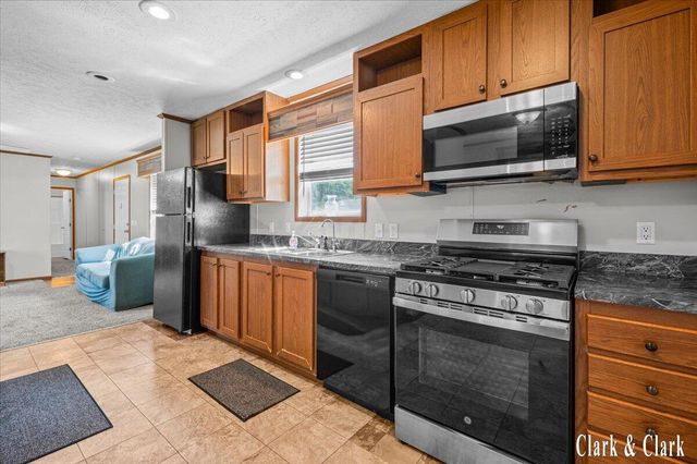 12739 Meadow Drive, Wayland, MI 49348