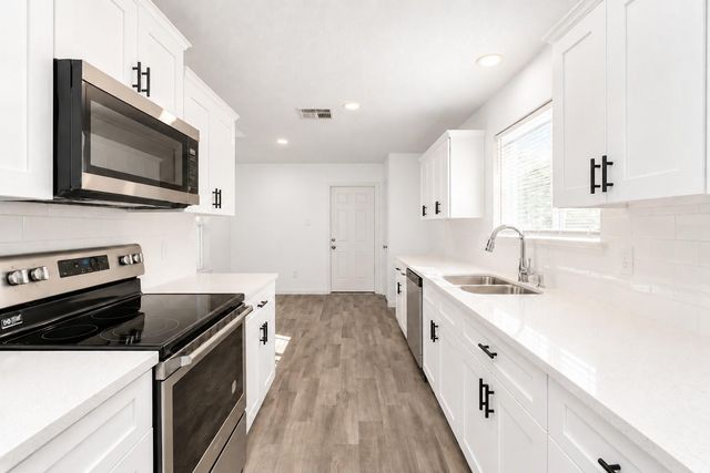 2410 Webster Ranch Road, Friendswood, TX 77546