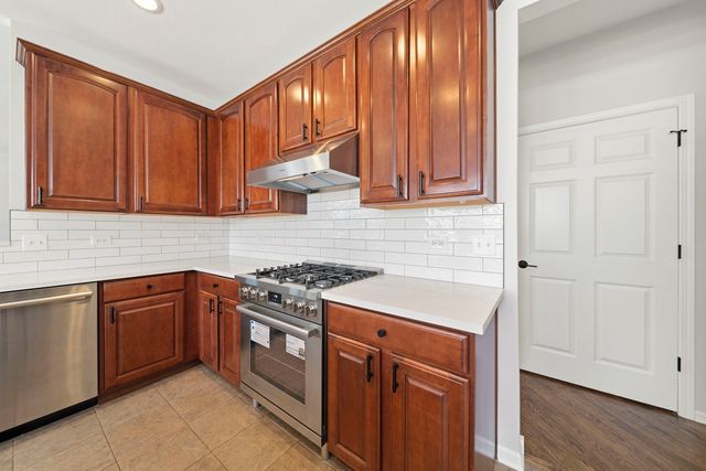 305 Chick Evans Street, Bolingbrook, IL 60490