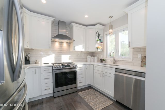41 Tower Hill Drive, Red Bank, NJ 07701