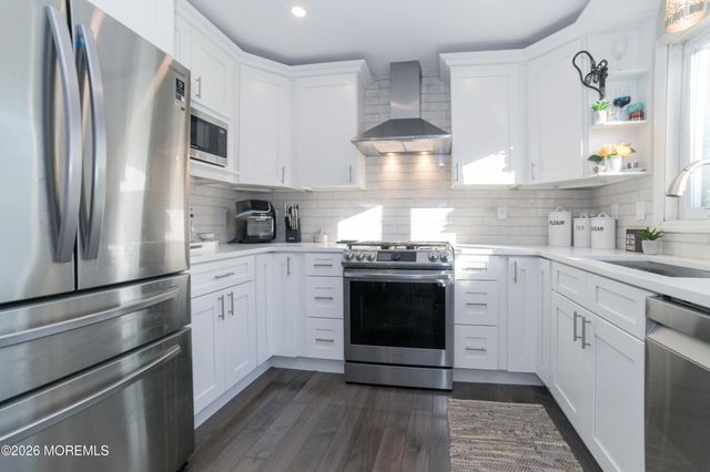 41 Tower Hill Drive, Red Bank, NJ 07701