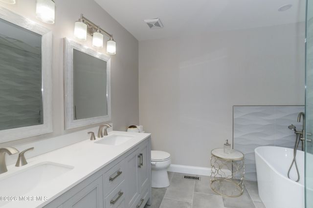 41 Tower Hill Drive, Red Bank, NJ 07701