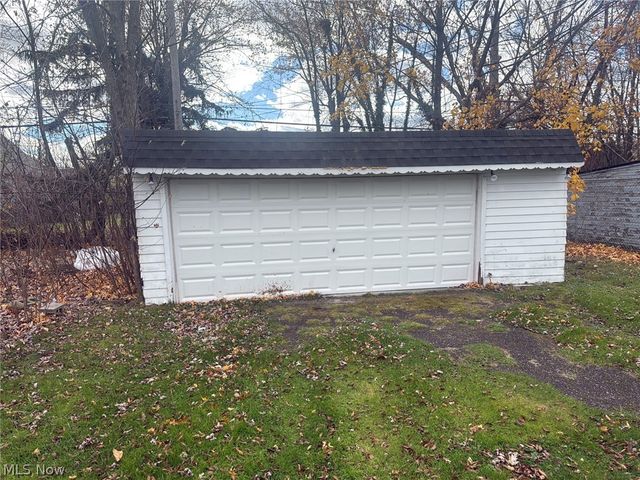 12816 Dove Avenue, Cleveland, OH 44105