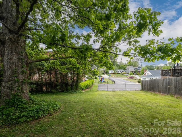 20 Baldwin Street, Asheville, NC 28803