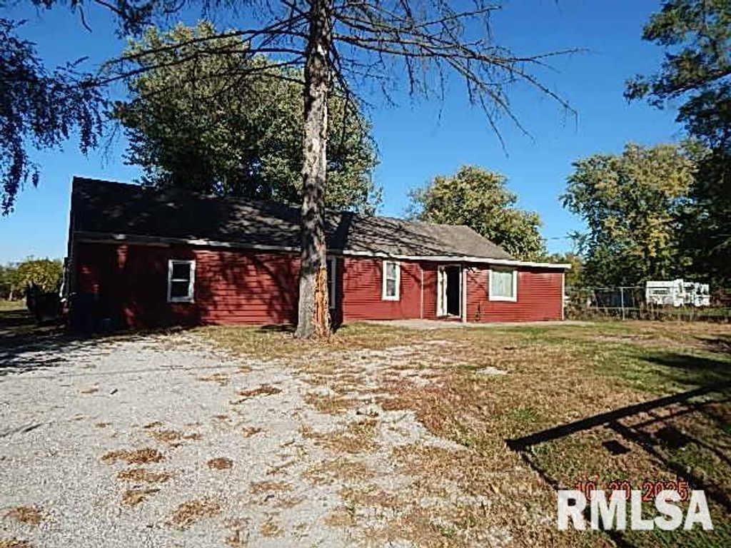 5430 RICKER HILL Road, Davenport, IA 52802