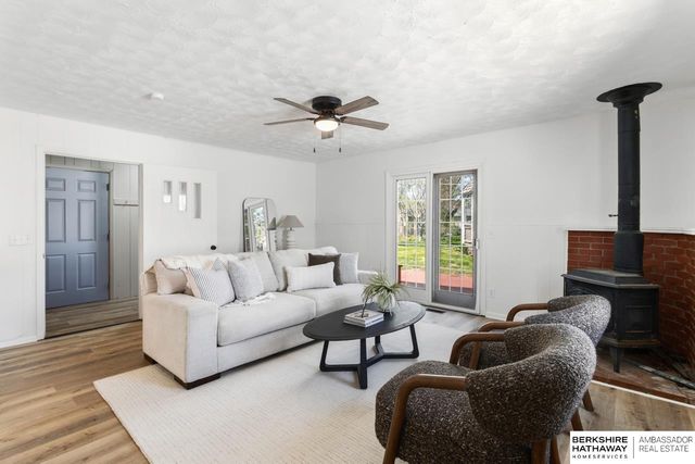 120 E Hudspith Street, Valley, NE 68064
