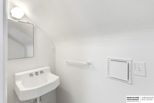 120 E Hudspith Street, Valley, NE 68064