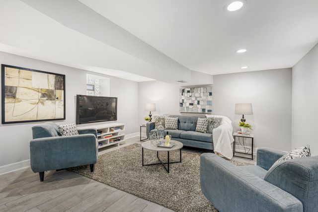 1837 W 104th Street, Chicago, IL 60643