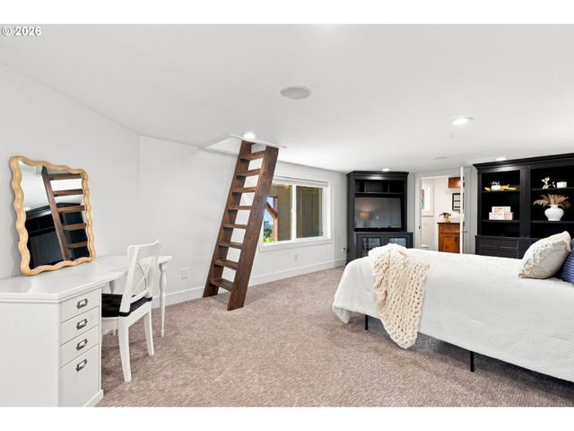 1929 N 10TH St, Washougal, WA 98671