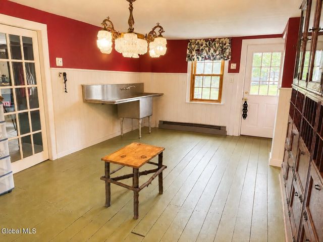 42 Schumann Road, Sand Lake, NY 12018