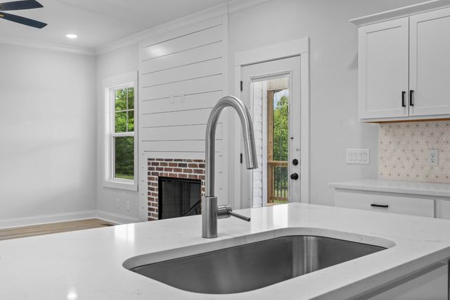 983 Palmyra Rd, Clarksville, TN 37040