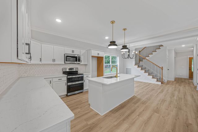 983 Palmyra Rd, Clarksville, TN 37040