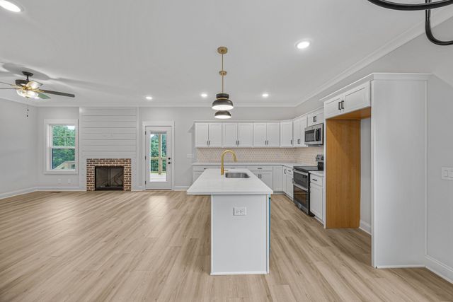 983 Palmyra Rd, Clarksville, TN 37040