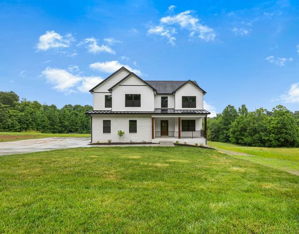 983 Palmyra Rd, Clarksville, TN 37040