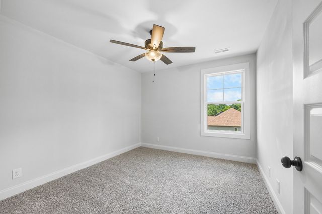 983 Palmyra Rd, Clarksville, TN 37040